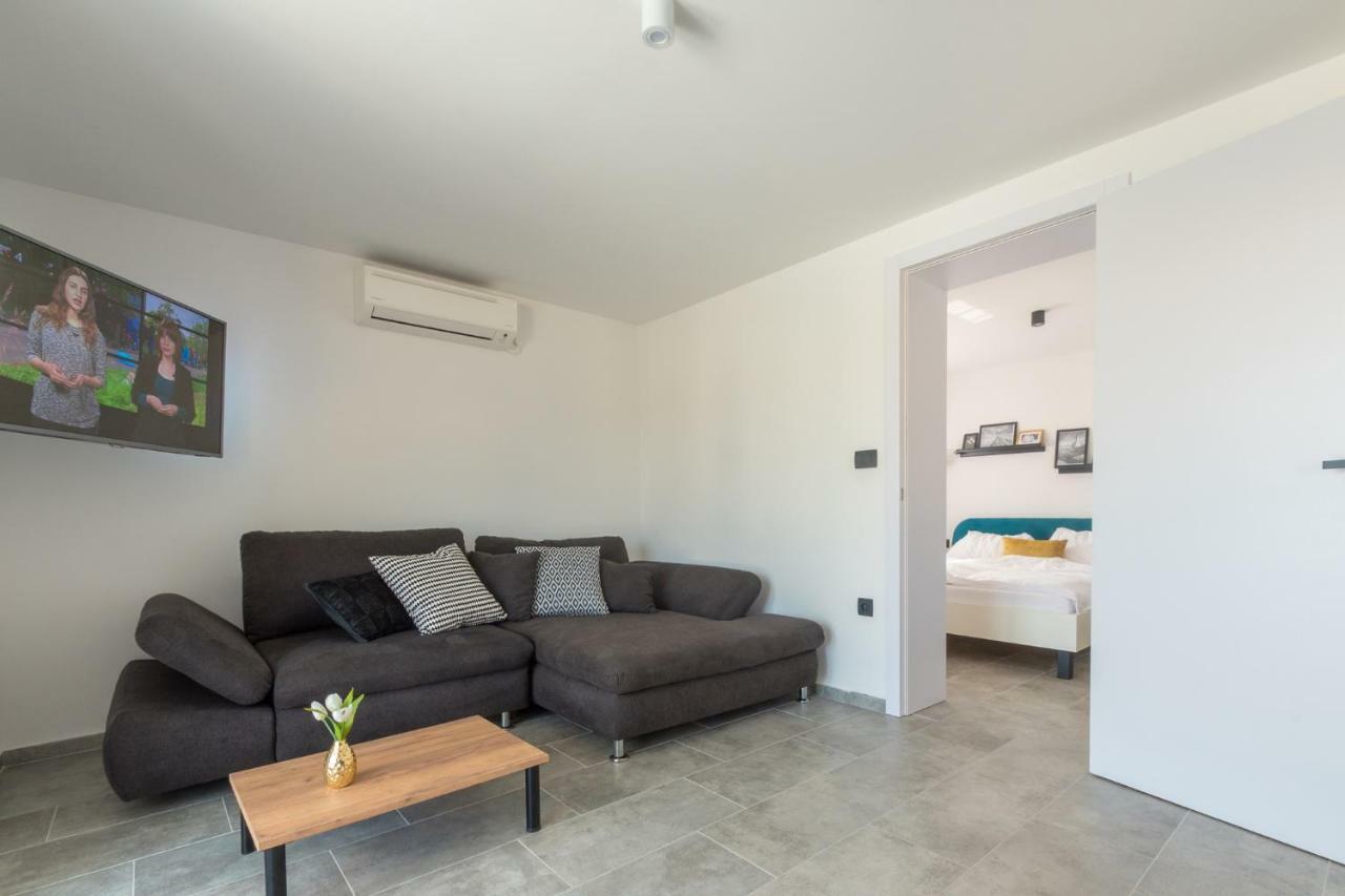 Sun & Sea Villa Kornić Exteriér fotografie